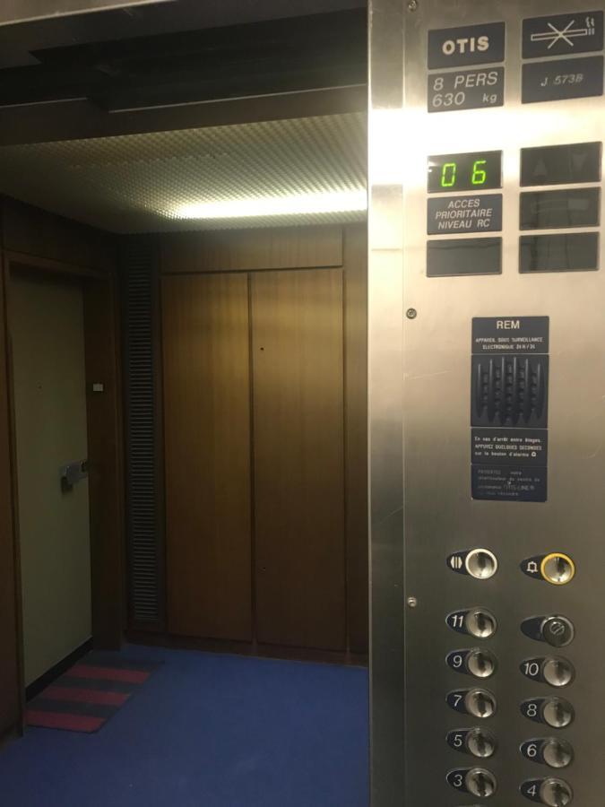 Studio 1000M Tour Effeil Parigi Esterno foto